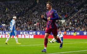 Fanúšikovia Espanyolu opäť neudržali nervy, po hráčoch lietali fľaše