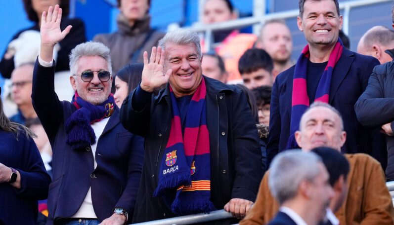 upratuje svoj sektor