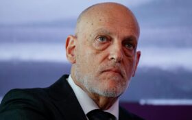 položil otázku týkajúcu sa volieb FC Barcelony