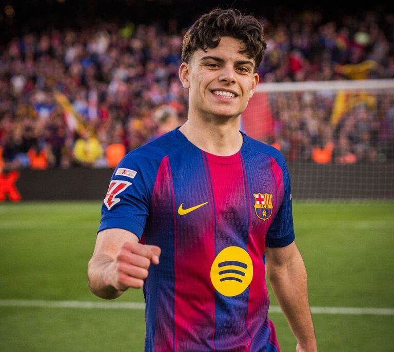Xavi Espart v domácom drese Barcelony na Camp Nou