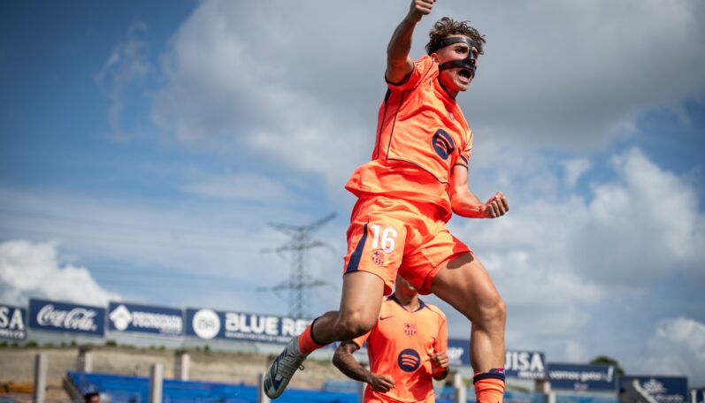 Fermín López oslavujúci gól za Barcu. Lewandowski asistoval Marcusovi na gól