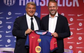 Hansi Flick a prezident klubu Joan Laporta bezprostredne po zápase spoločne na diaľku uslavovali dôležitú výhru.