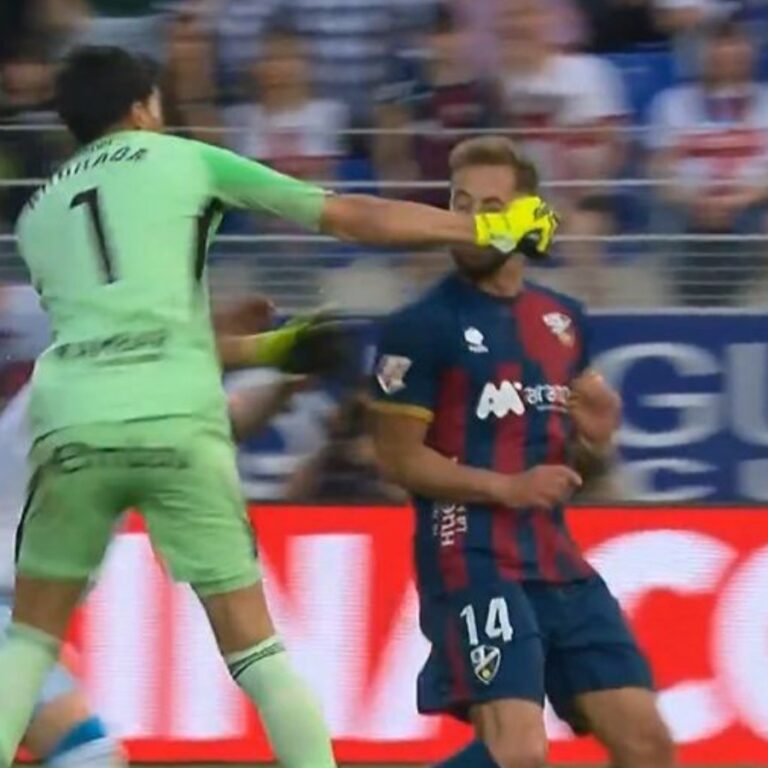 Gólman Realu Zaragoza sa totálne "zbláznil" pomýlil si futbal