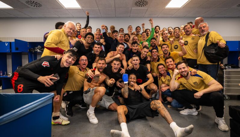 Šesť hráčov Barcelony v tíme sezóny LaLigy