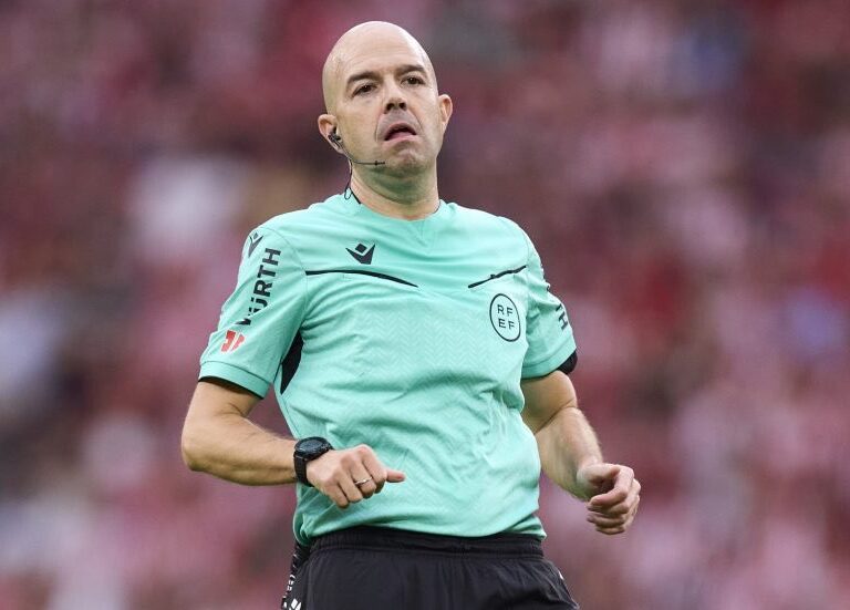 Rozhodca Pablo González Fuertes. Podľa informácií jeho meno v súťaži LaLige neuvidíme