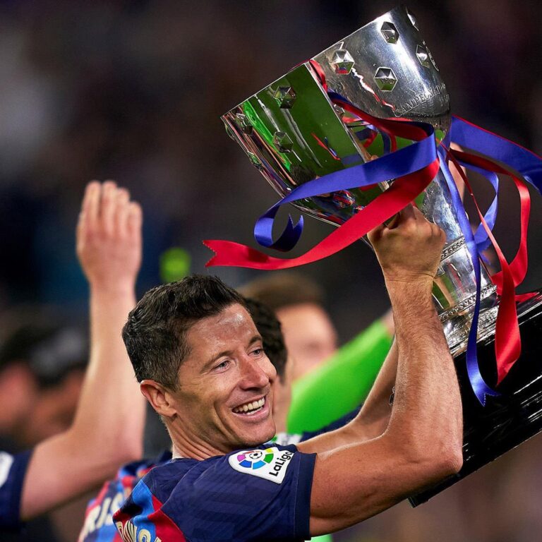 Hráči Blaugranas sa rozlúčili s Lewandowskim