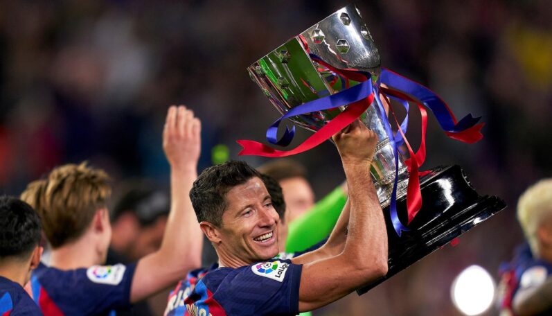 Hráči Blaugranas sa rozlúčili s Lewandowskim