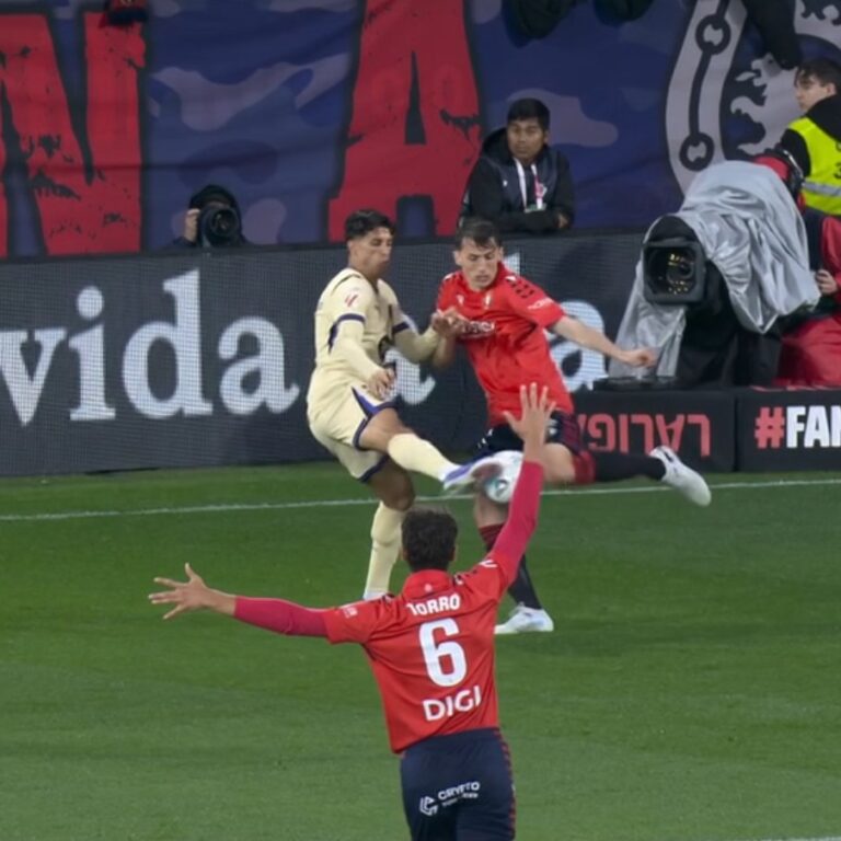 Mala kopať Osasuna penaltu po zákroku Cancela?