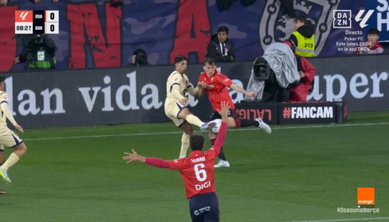 Mala kopať Osasuna penaltu po zákroku Cancela?