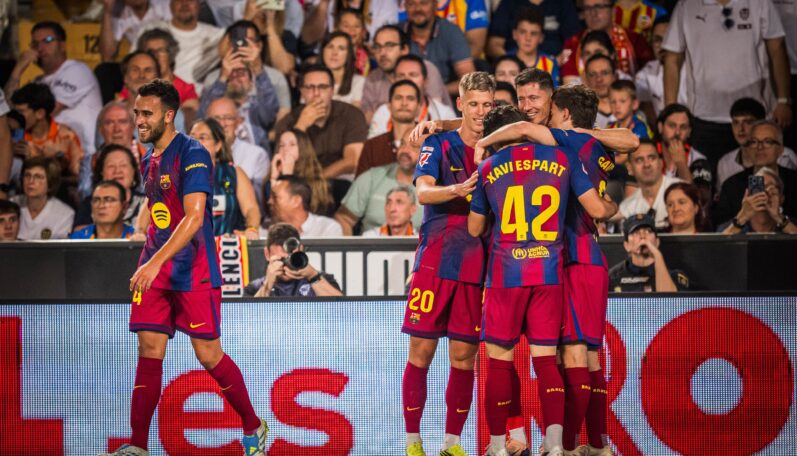 Hráči Barcelony prvýkrát v histórii získali Zarra Trofeo