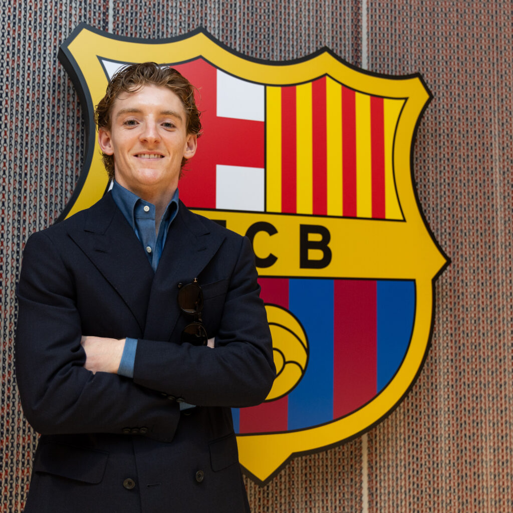 Aké číslo dresu by mohol Anthony Gordon nosiť v Barcelone?