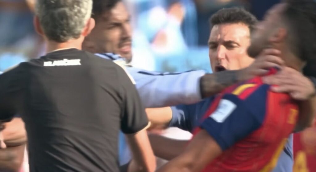 Škandál po finále obletel svet. FIFA preveruje správanie Argentínčanov