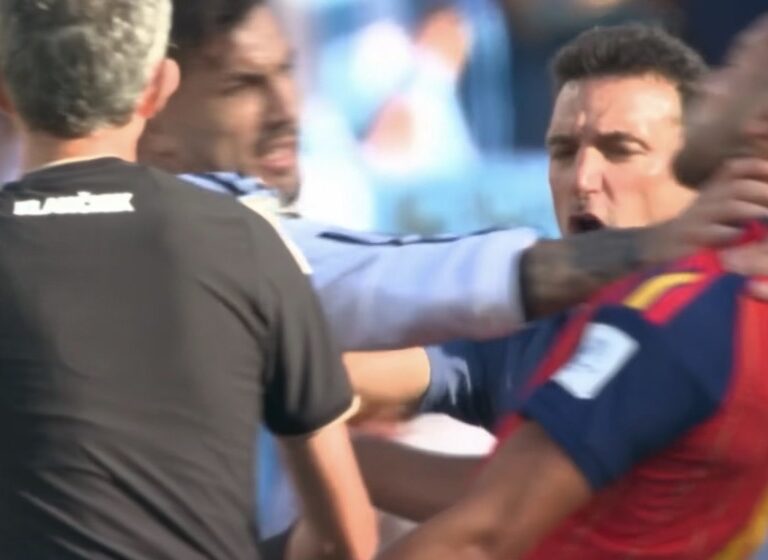 Škandál po finále obletel svet. FIFA preveruje správanie Argentínčanov