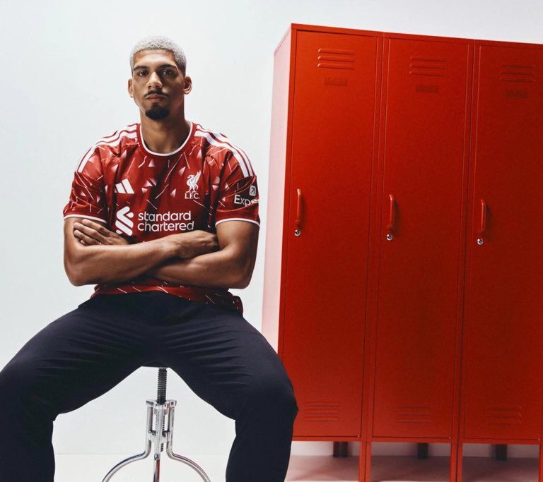 OFICIÁLNE: Ronald Araujo mieri na hosťovanie do Liverpoolu!