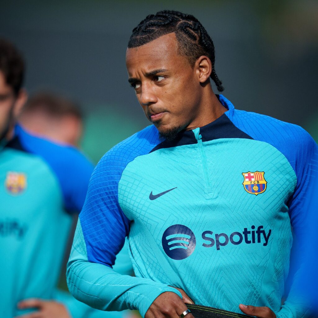 Koundé opäť v hľadáčiku Chelsea. Jeho budúcnosť v Barcelone je neistá