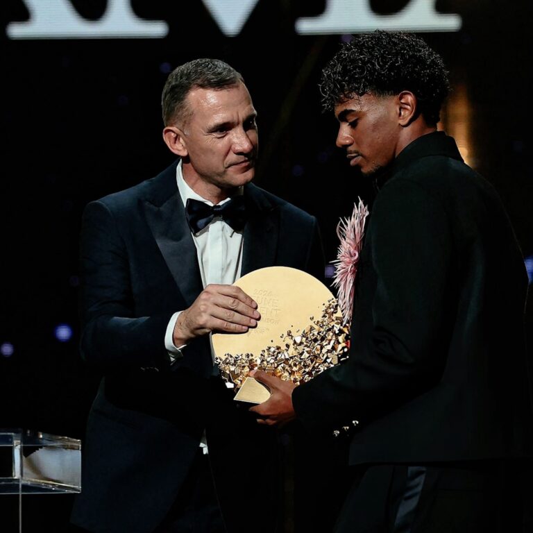 Historický hetrik Yamala. Tretia Copa trophy po sebe
